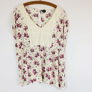 Torrid Floral Top White with Pink Flowers Size 1X